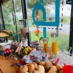 Zum Rayers Cafe-restaurant & Boutique-hotel Vogtsburg