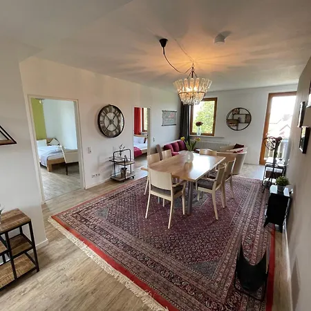 Zum Rayers Cafe-restaurant & Boutique-hotel ווגטסבורג