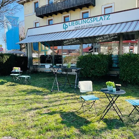 Zum Rayers Cafe-restaurant & Boutique-hotel מלון ווגטסבורג