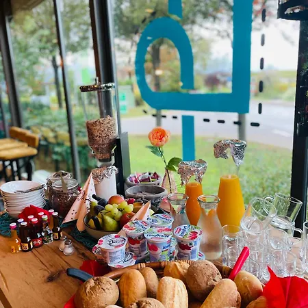 Zum Rayers Cafe-restaurant & Boutique-hotel ווגטסבורג