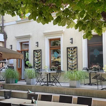 Zum Rayers Cafe-restaurant & Boutique-hotel *