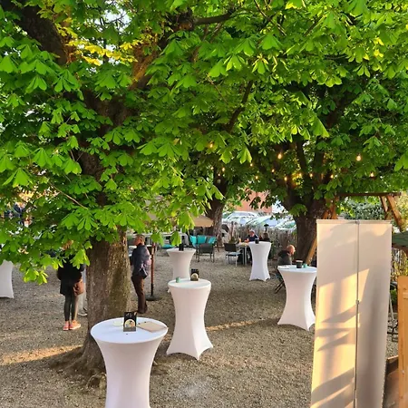 Zum Rayers Cafe-restaurant & Boutique-hotel * ווגטסבורג