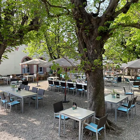 Zum Rayers Cafe-restaurant & Boutique-hotel מלון