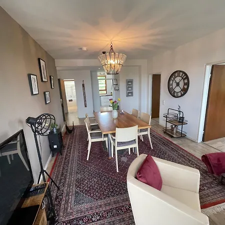 מלון Zum Rayers Cafe-restaurant & Boutique-hotel ווגטסבורג