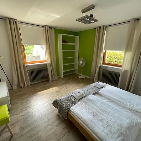 Zum Rayers Cafe-restaurant & Boutique-hotel מלון