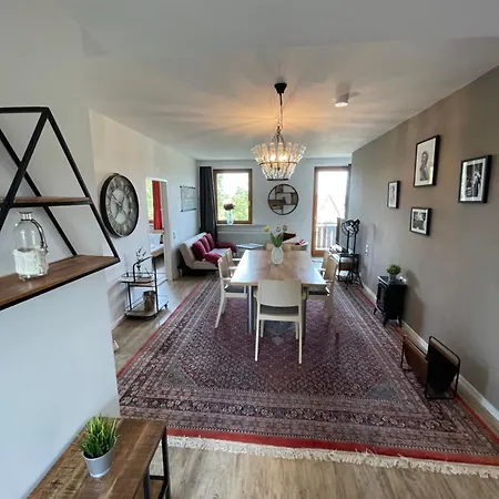 Zum Rayers Cafe-restaurant & Boutique-hotel מלון *