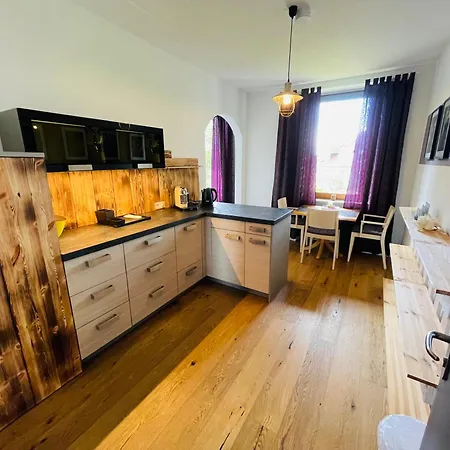 Zum Rayers Cafe-restaurant & Boutique-hotel מלון ווגטסבורג