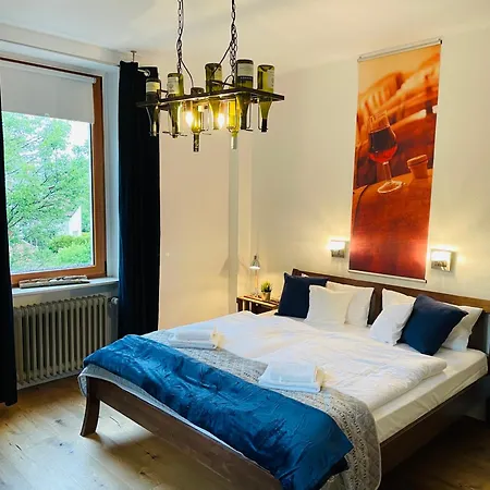 Zum Rayers Cafe-restaurant & Boutique-hotel * ווגטסבורג