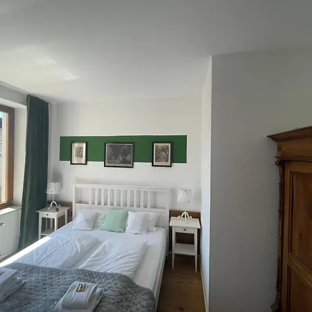 Zum Rayers Cafe-restaurant & Boutique-hotel מלון