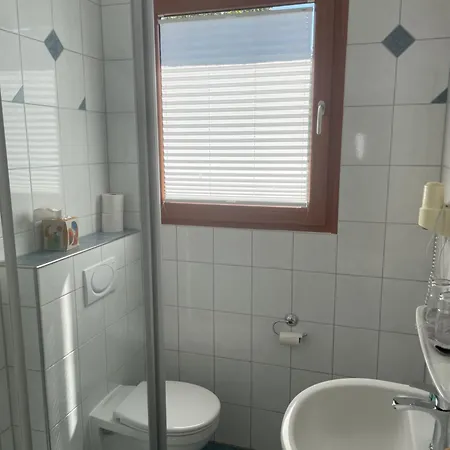 Zum Rayers Cafe-restaurant & Boutique-hotel ווגטסבורג