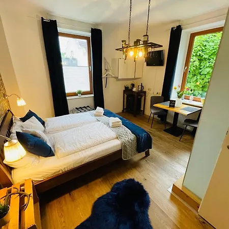 Zum Rayers Cafe-restaurant & Boutique-hotel מלון